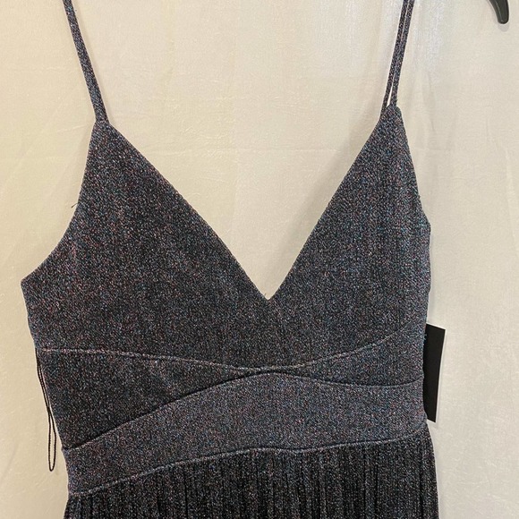 Aidan by Pleated Glitter Gown V-NECK  size:6 - Picture 4 of 13